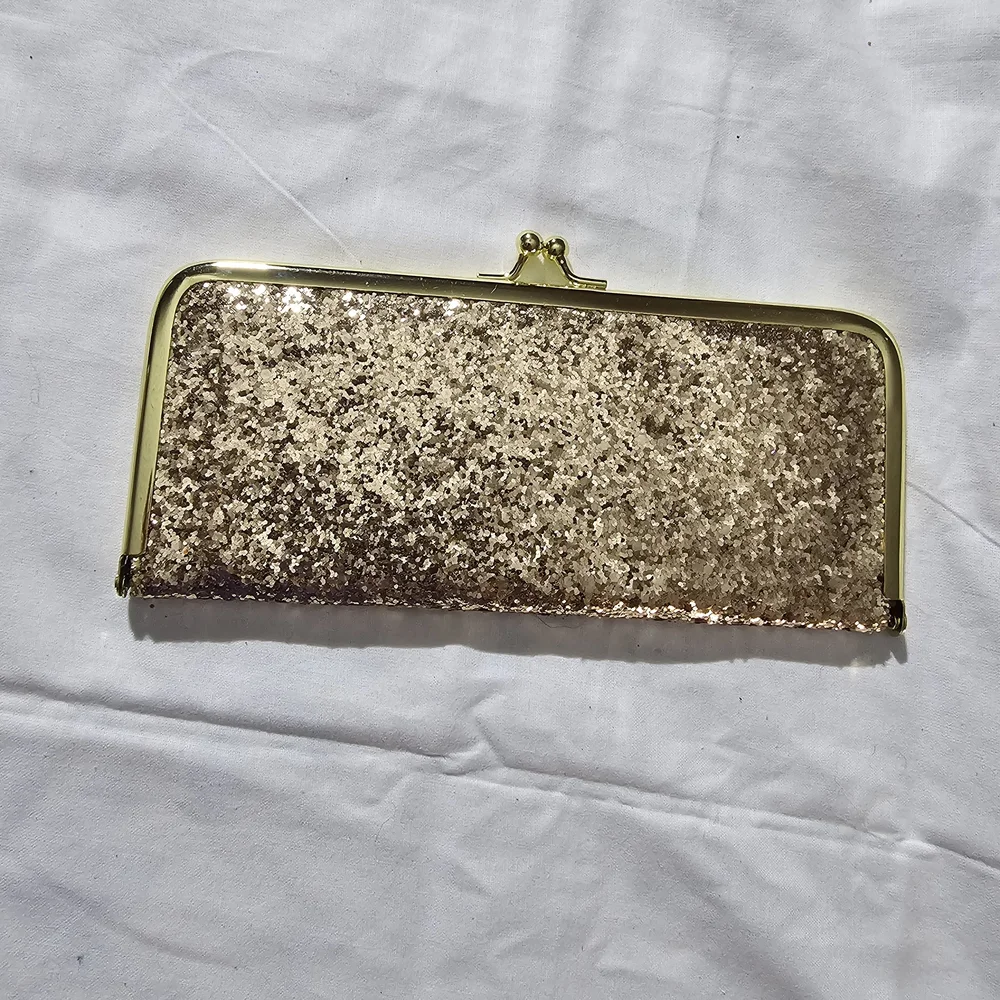 Elegant Vintage Gold Glitter Vintage Wallet - Picture 3 of 14
